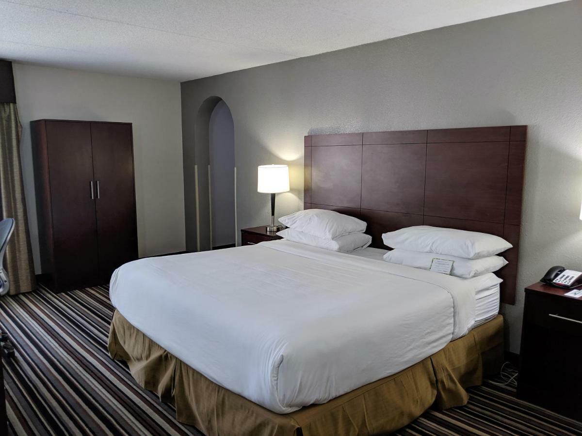 Wyndham Garden Airport Southeast Hotel Charlotte