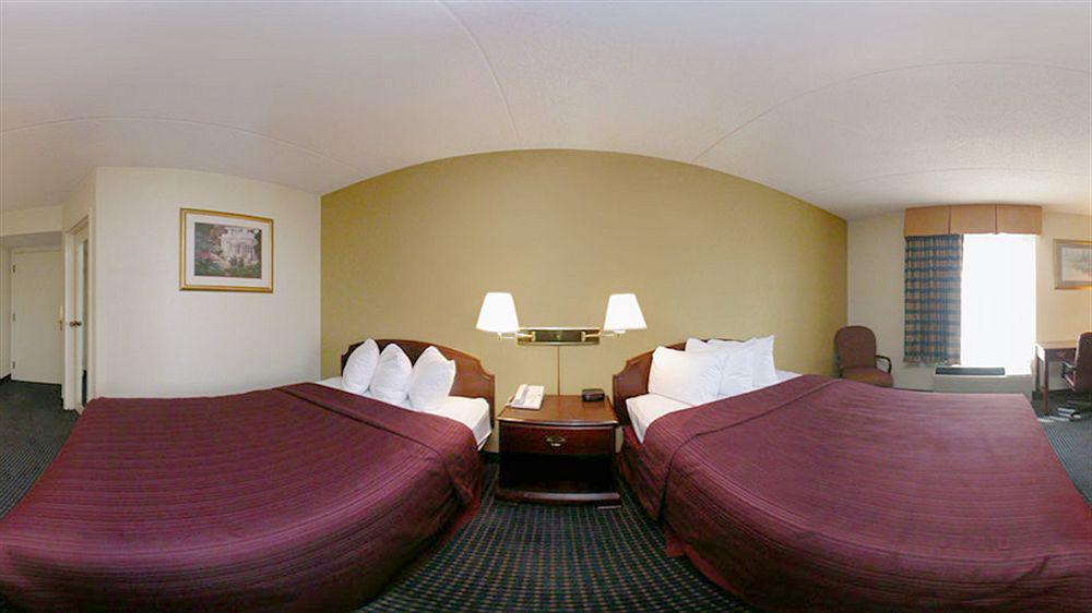Hotel Wyndham Garden Airport Southeast