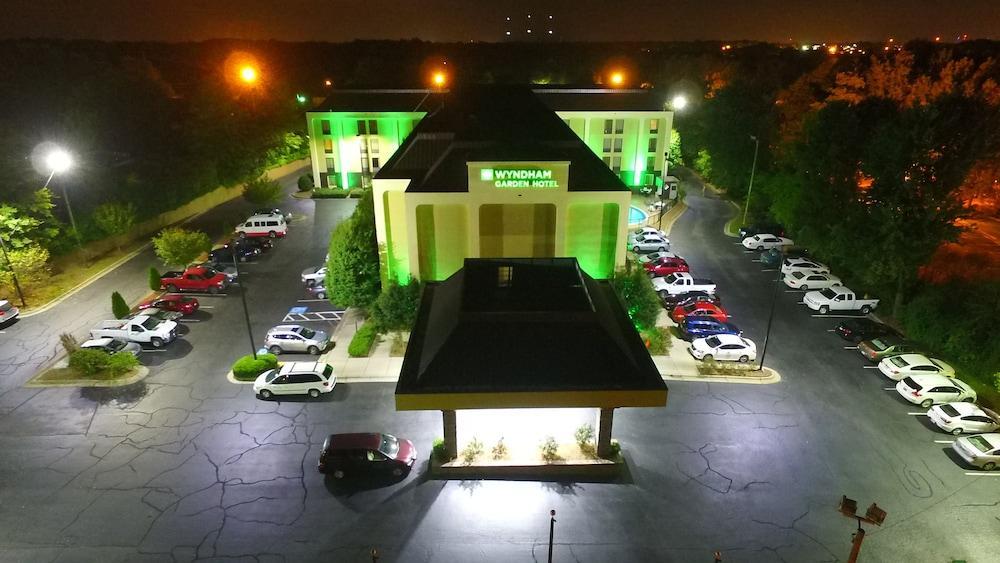 Wyndham Garden Airport Southeast Hotel